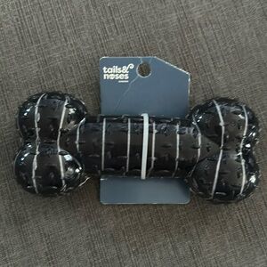 TAILS & NOSES Dog Sqeaking Toy NEW